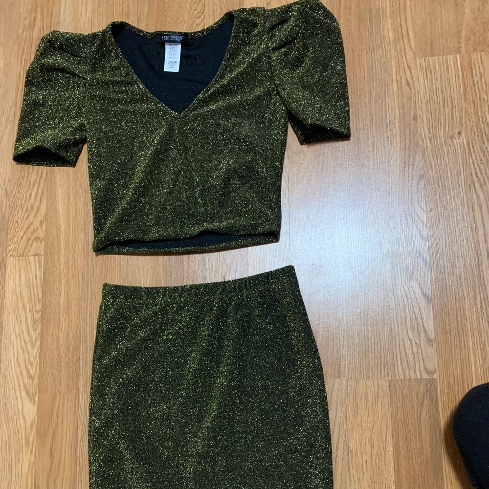 Gold Glitter Outfit